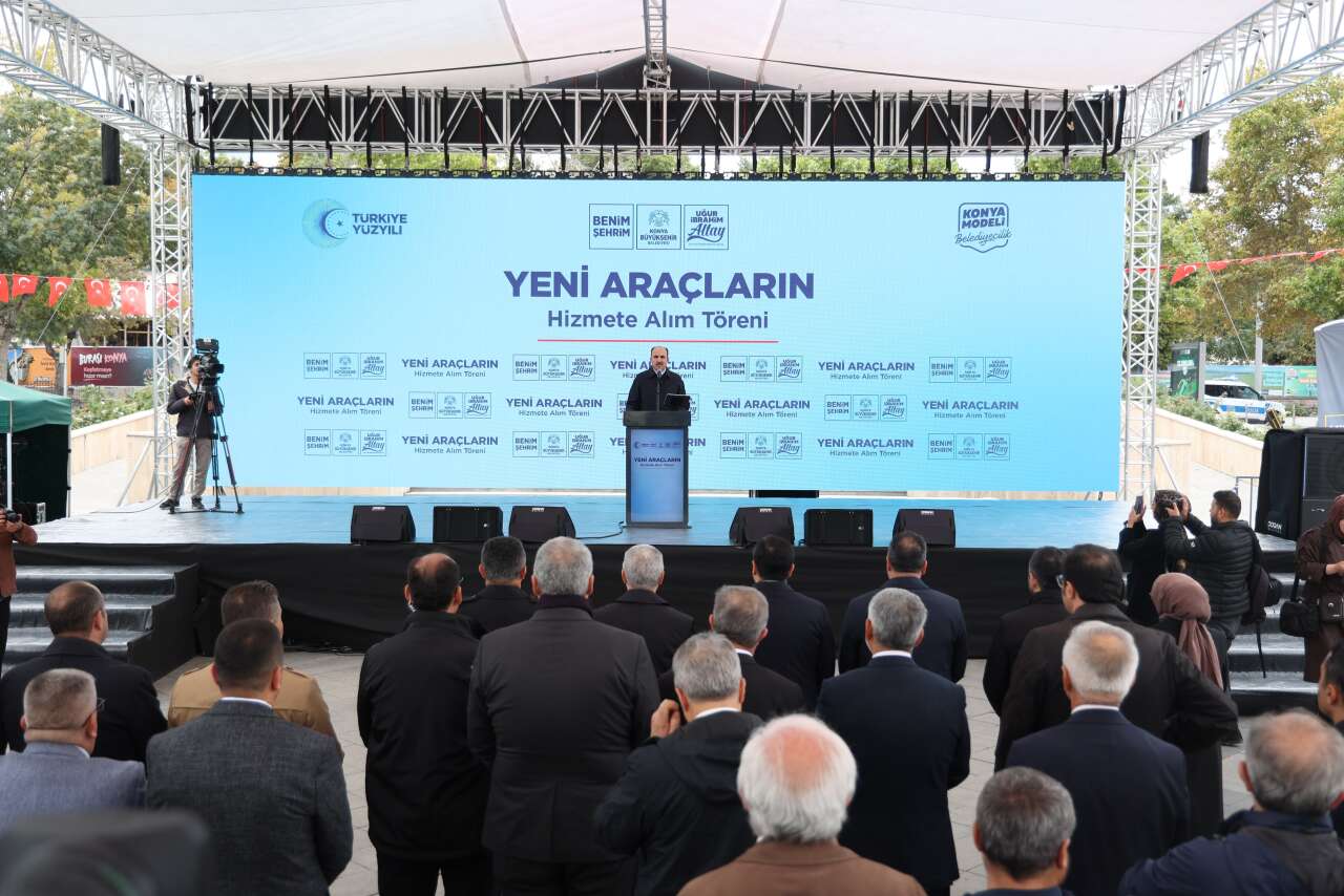 Konya Büyükşehir'e 54 yeni iş makinesi! Kışın karla mücadele yapıp yazın caddelerde çalışacak 4